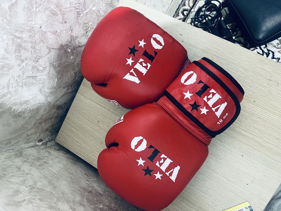 Перчатки от Vello