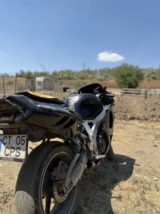 Vand motor honda cbr 900cc mai multe detali in privat