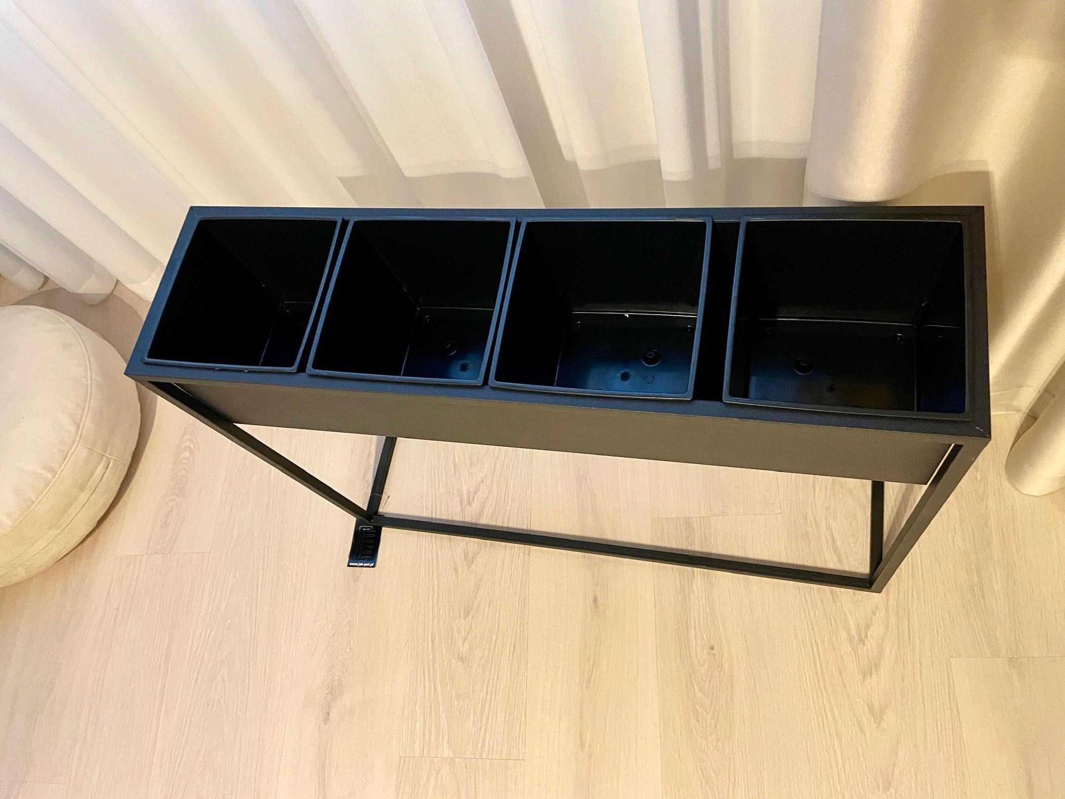 Ghiveci suport Flori 60x80cm metal negru, cu 4 ghivece 15x15 cm. Nou!