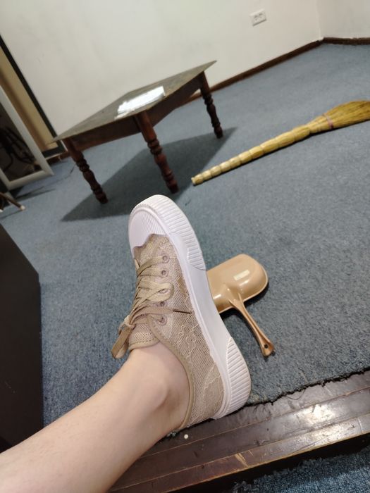 Poyabzal yangi xolatda