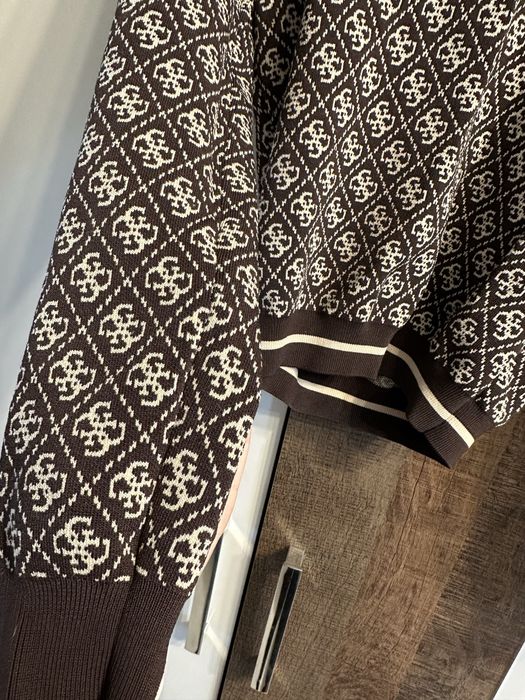 Дрехи Guess, Zara, Pinko