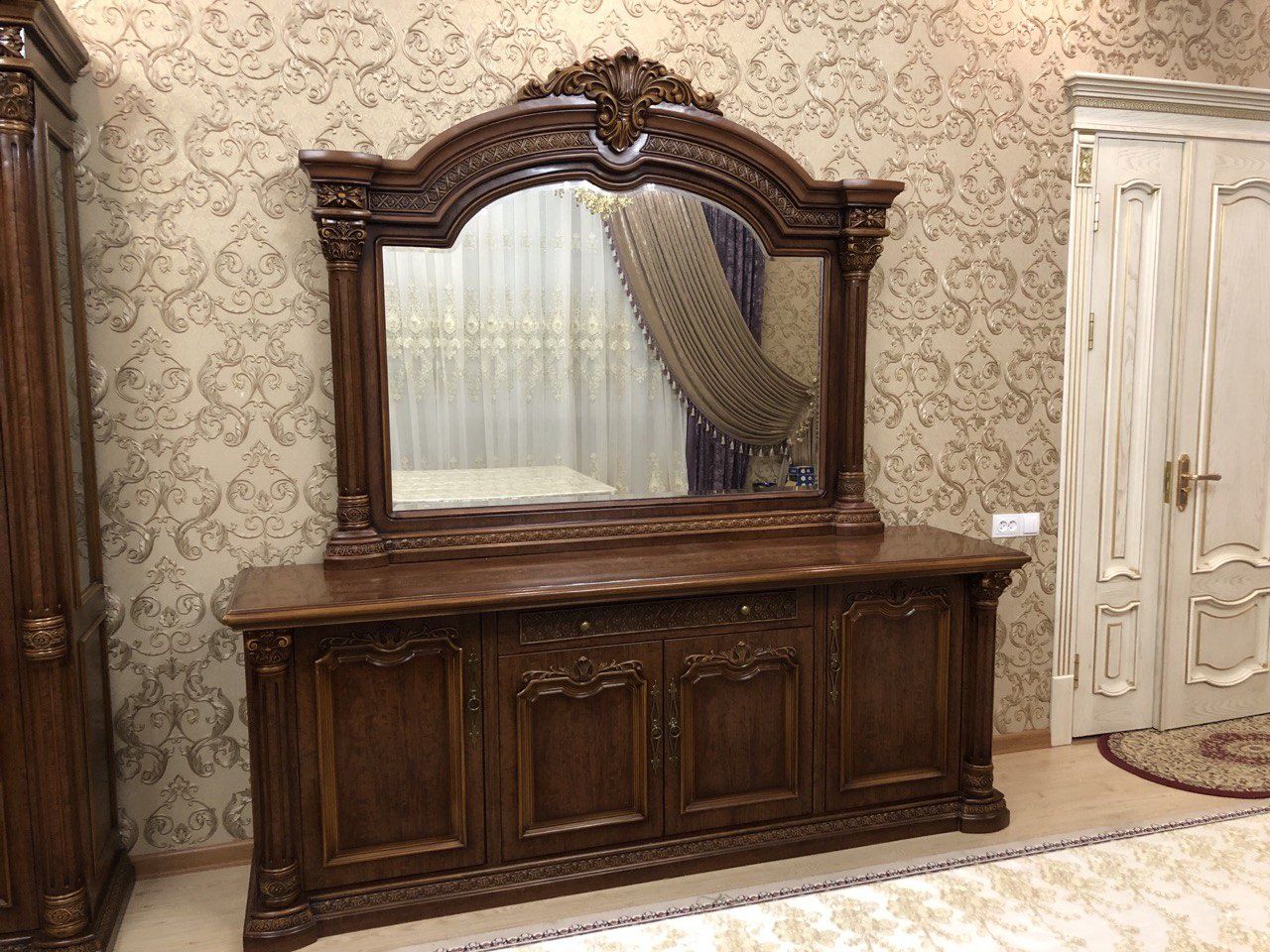Mebel Xitoyyiki original. Full komplekt ili oddelniy xam sotiladi.