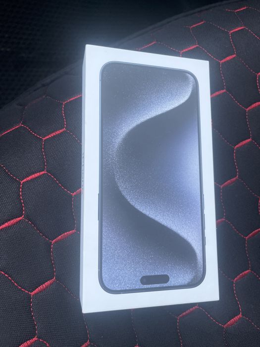 Aйфон 15 про мах в хорошем состояние 87 % емкость батарейки