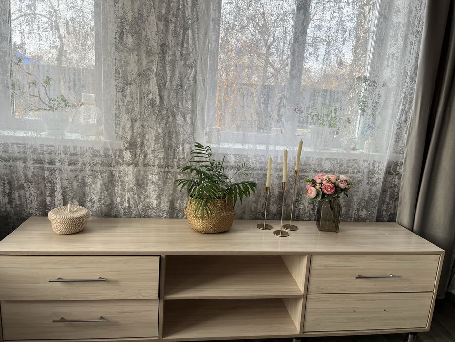 Продам тумбу  очень вместительная