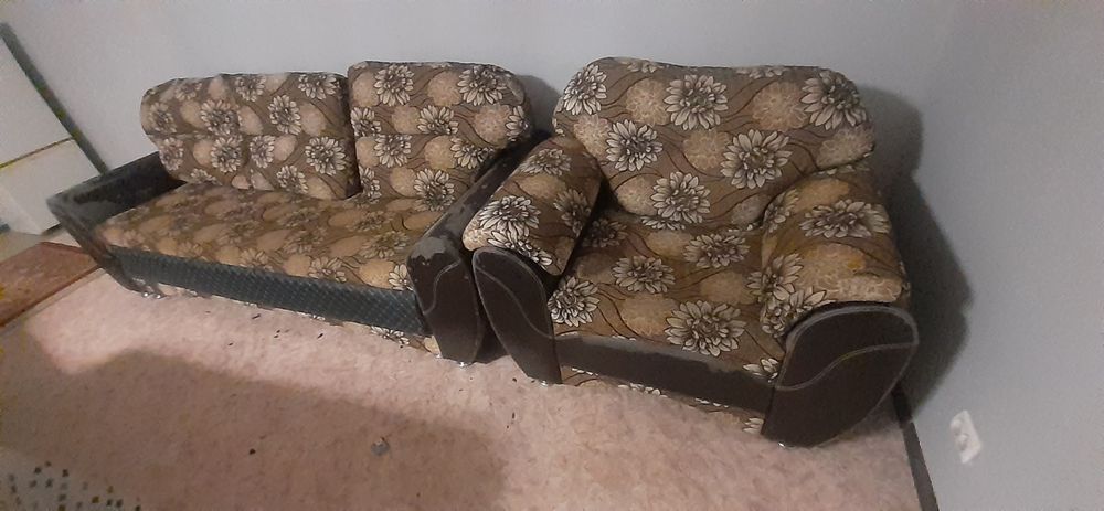 Продам диван и два кресла