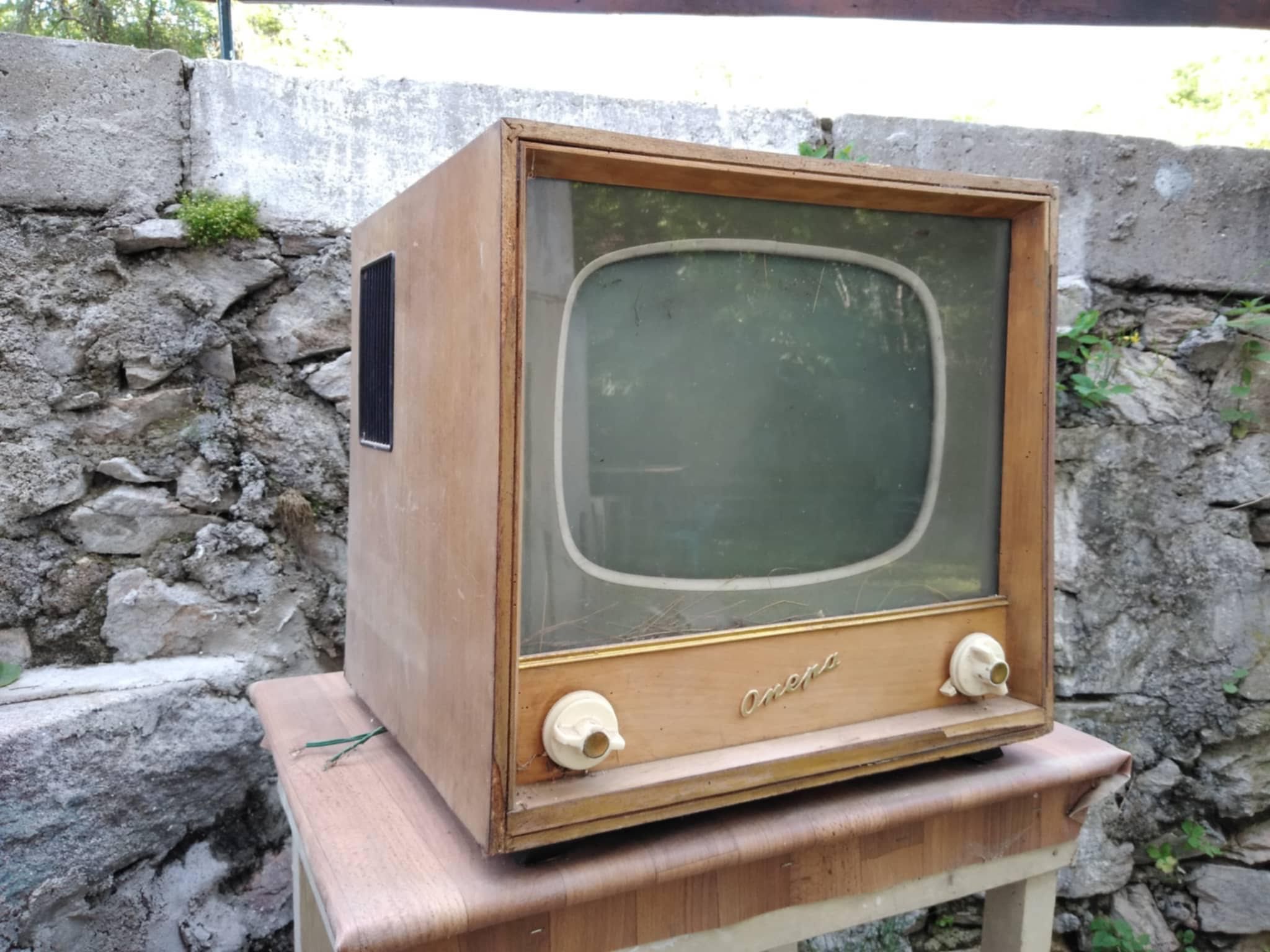 Телевизор “Опера”