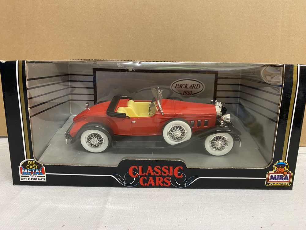 MIRA CLASSIC CAR PACKARD 1930 machetă auto retro scara 1:24 roșu