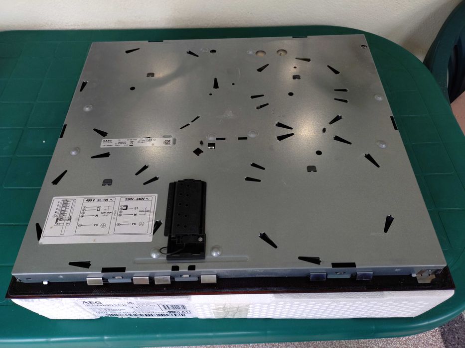 Керамичен плот за вграждане AEG HK624010FB