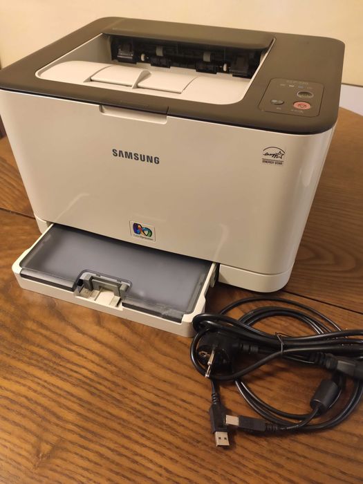 Цветен лазерен принтер Samsung + нова черна тонеркасета