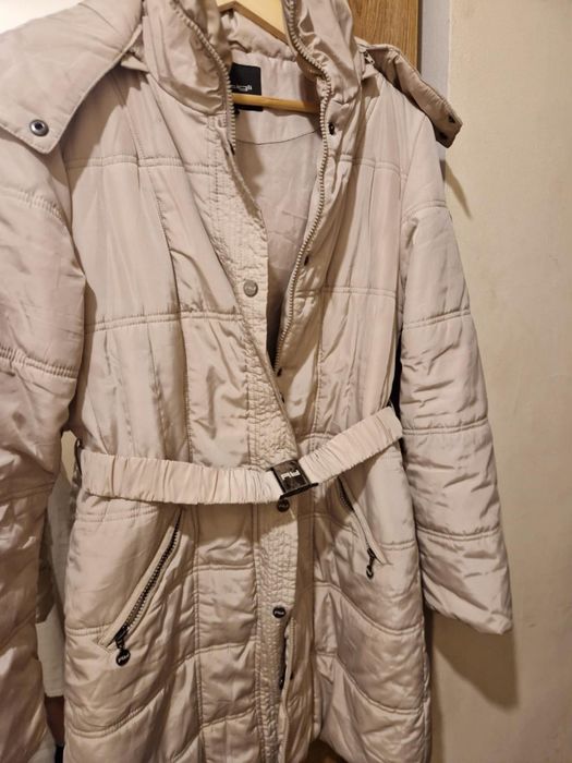 Дамско яке,с естествен пух на качулката