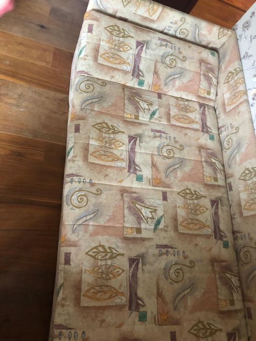 Pat cu loc de depozitare