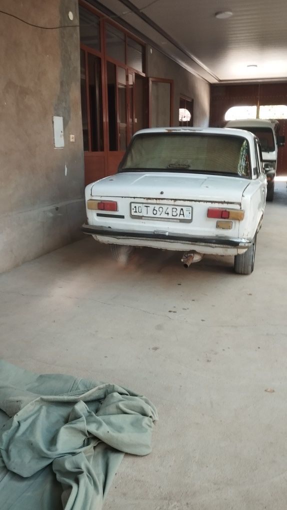 Vaz 2101 sotiladi