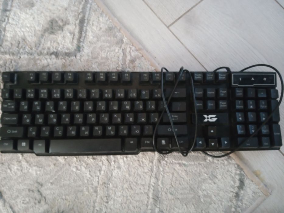 Продам хорошую механическую клавиатуру с подсветкой