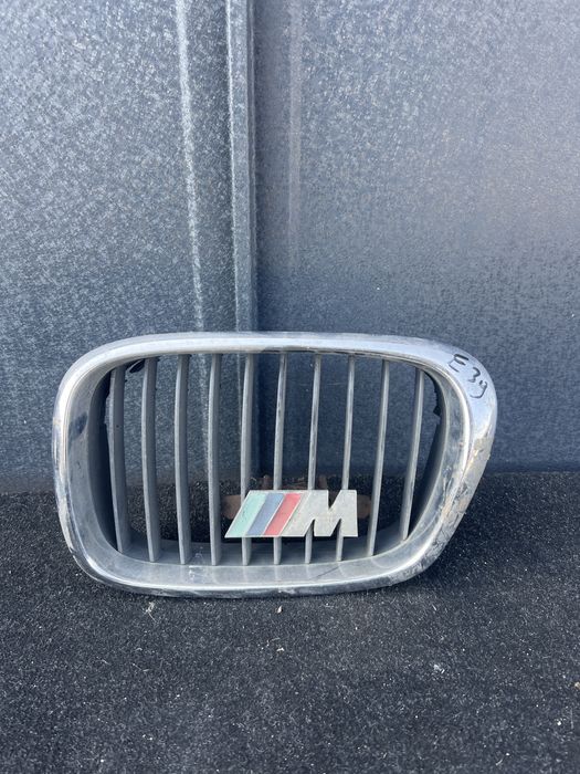 Grila radiator/ bara BMW e87 e90 x1 e84