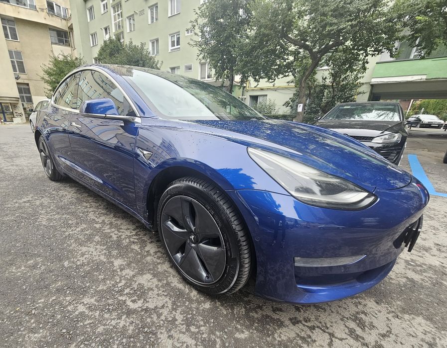 Tesla Model 3 Dual Motor Long Range, 75 kw, panoramic