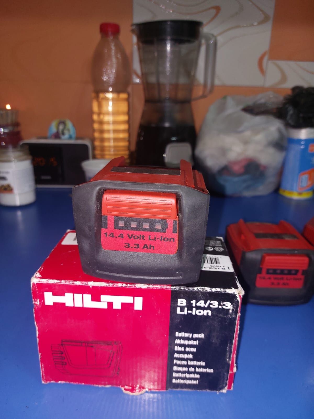 Încărcător nou Hilti+ doua încărcătoare 3,3Ah