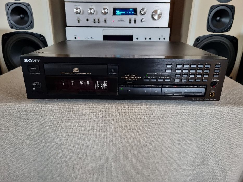 Sony CDP-991. Perfect functional. Impecabil.