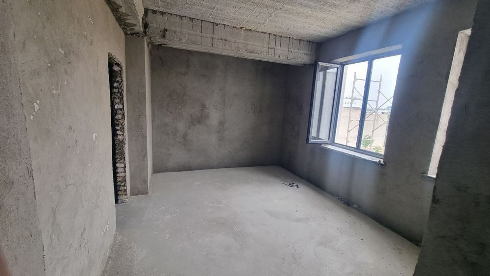 Сотилади 3 етажли дом 3чи етажи сотилади