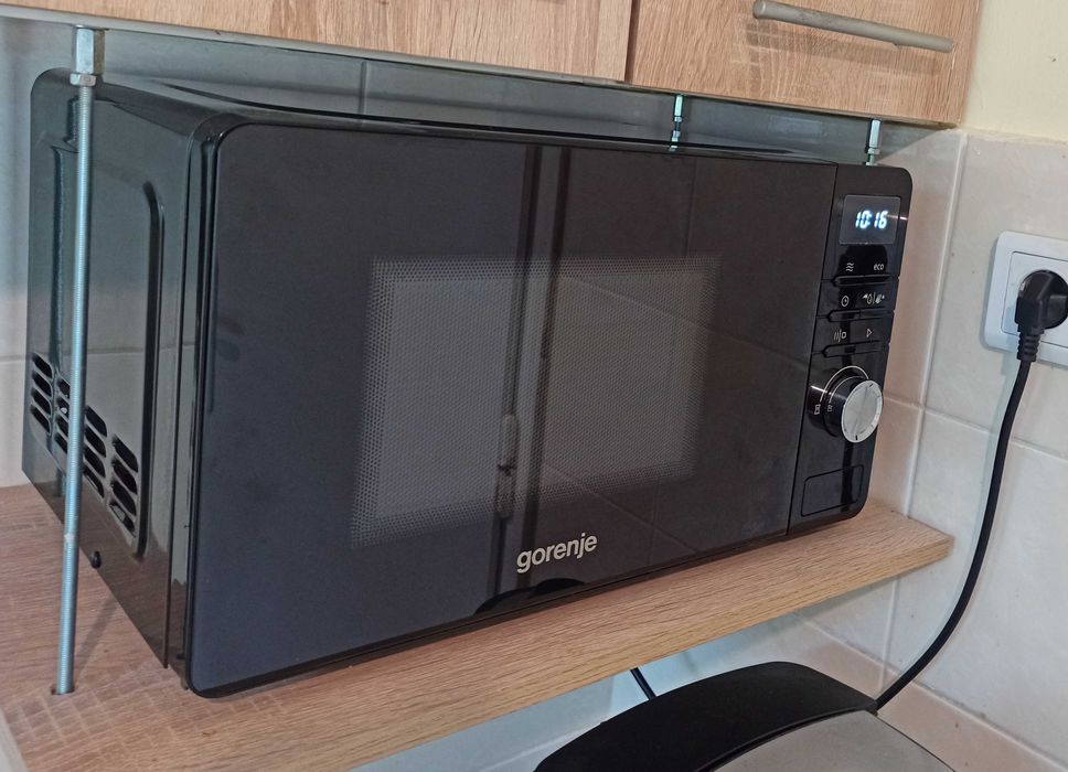 Продава микровълнова GORENJE - 20 л