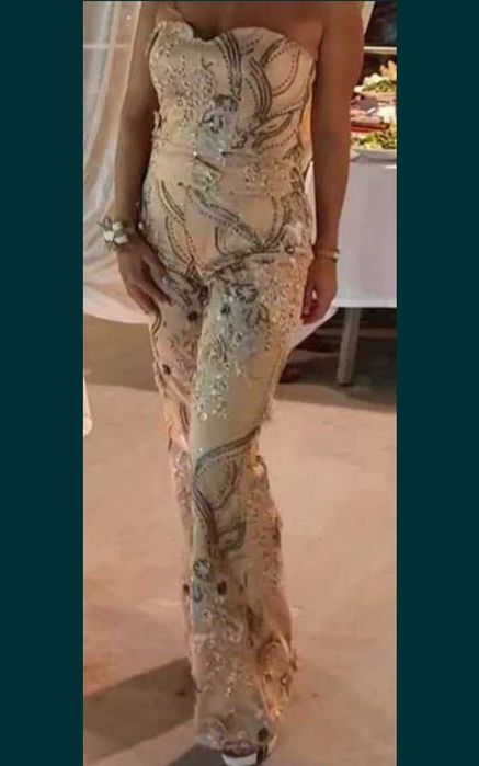 Vand ținuta model unicat