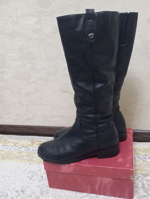 Кожаные сапоги практически Новые