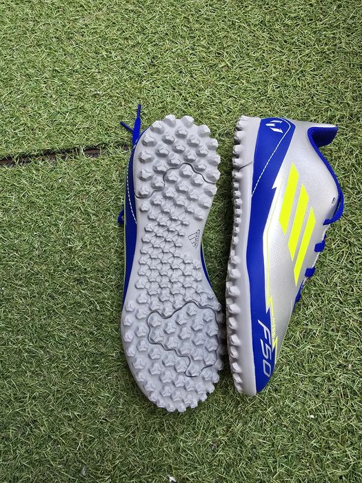 Футболни детски стоношки ADIDAS F50 Club Messi Turf - размер 33