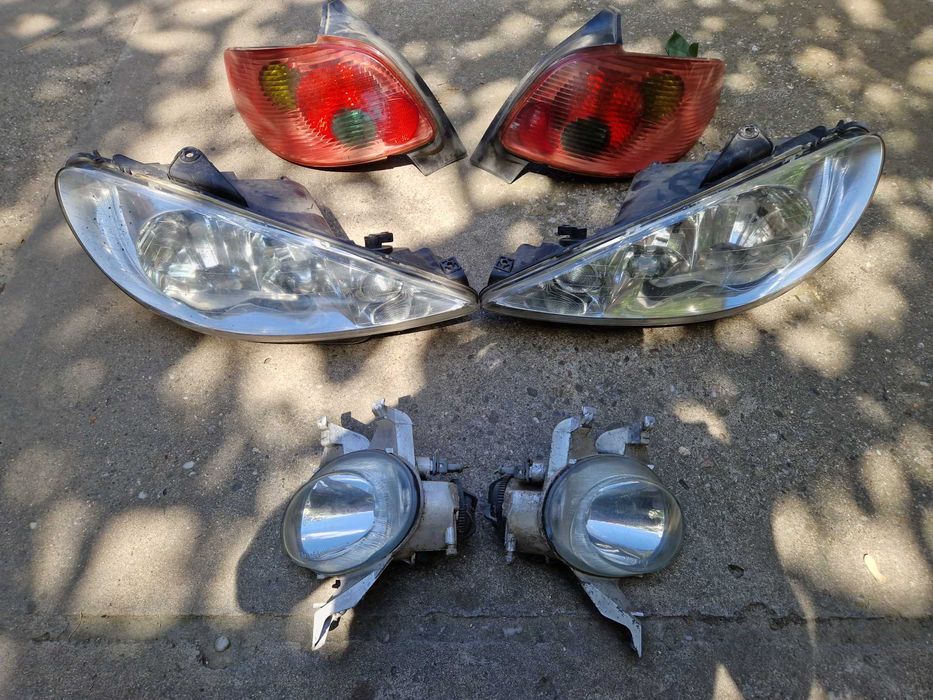 Vand injectoare,stop-uri,faruri,proiectoare Peugeot 206 2.0hdi