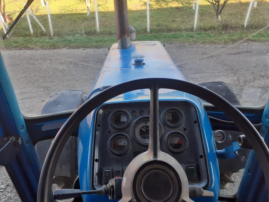 Vând tractor Ford New Holland 7910