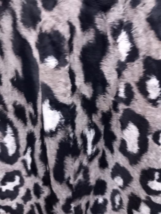 Vând sacou animal print