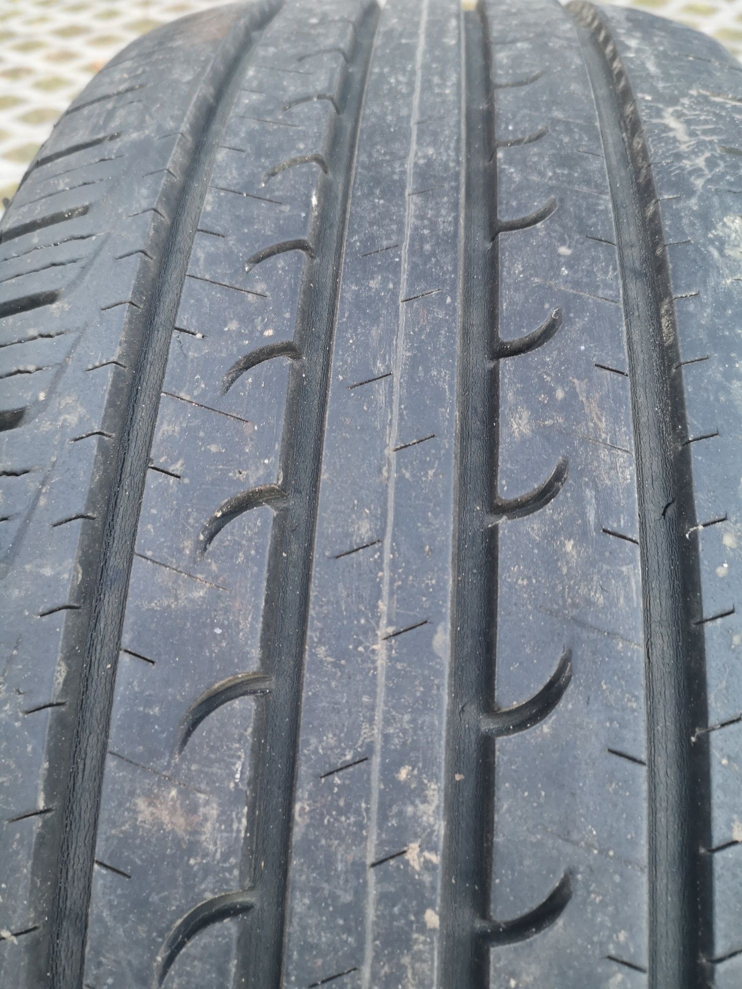 Goodyear efficient grip (M+S) 235/65/17 DOT 0620