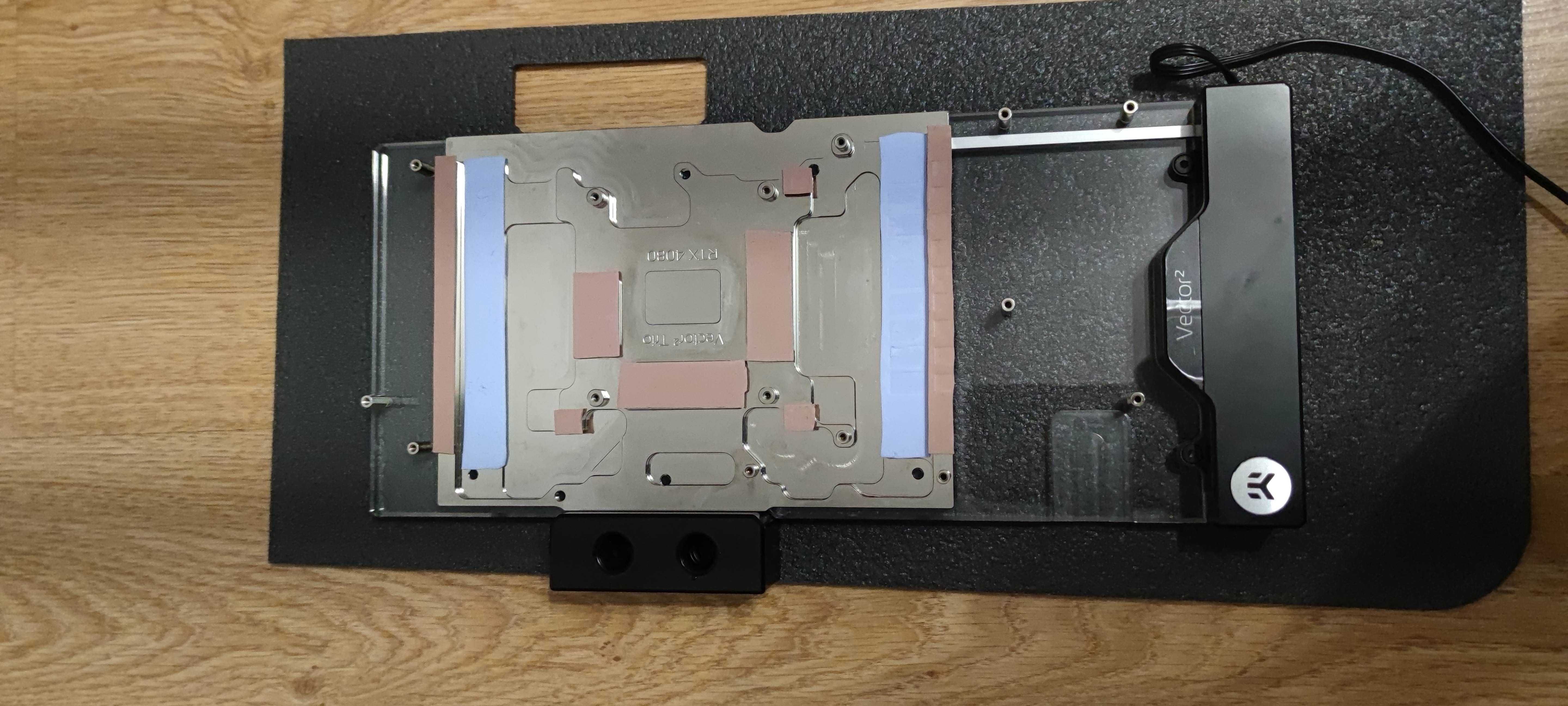 Воден блок EK-Quantum Vector² Trio RTX 4080 D-RGB - Nickel + Plexi