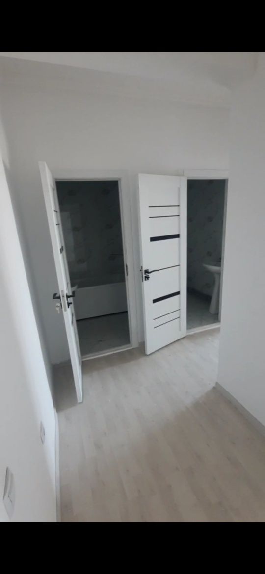 Янги хаёт туманидан 2 хонали янги квартира сотилади. 65м.кв .