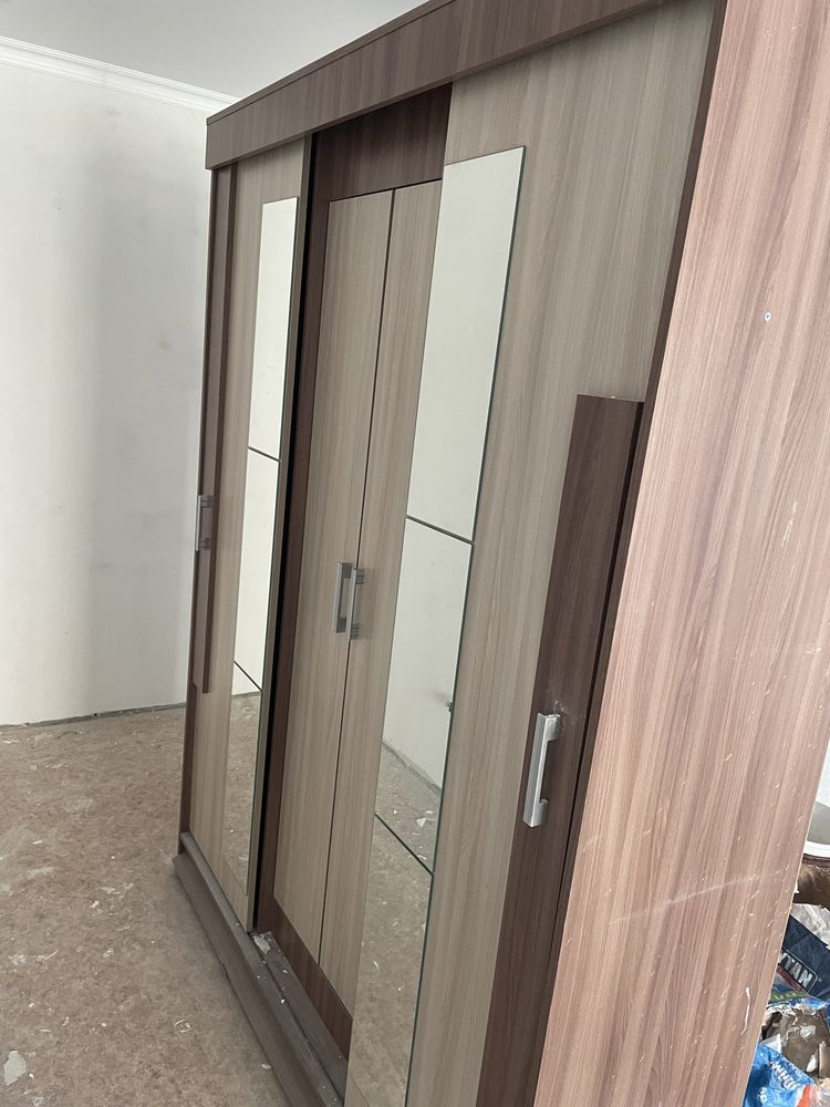 Продам шкаф! Почти новый года нет