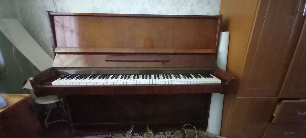 Продается пианино