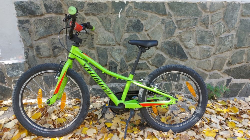 Детско колело specialized 20'