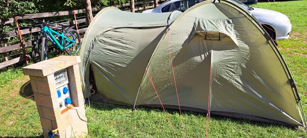 Vand cort Pinguin Campus 3