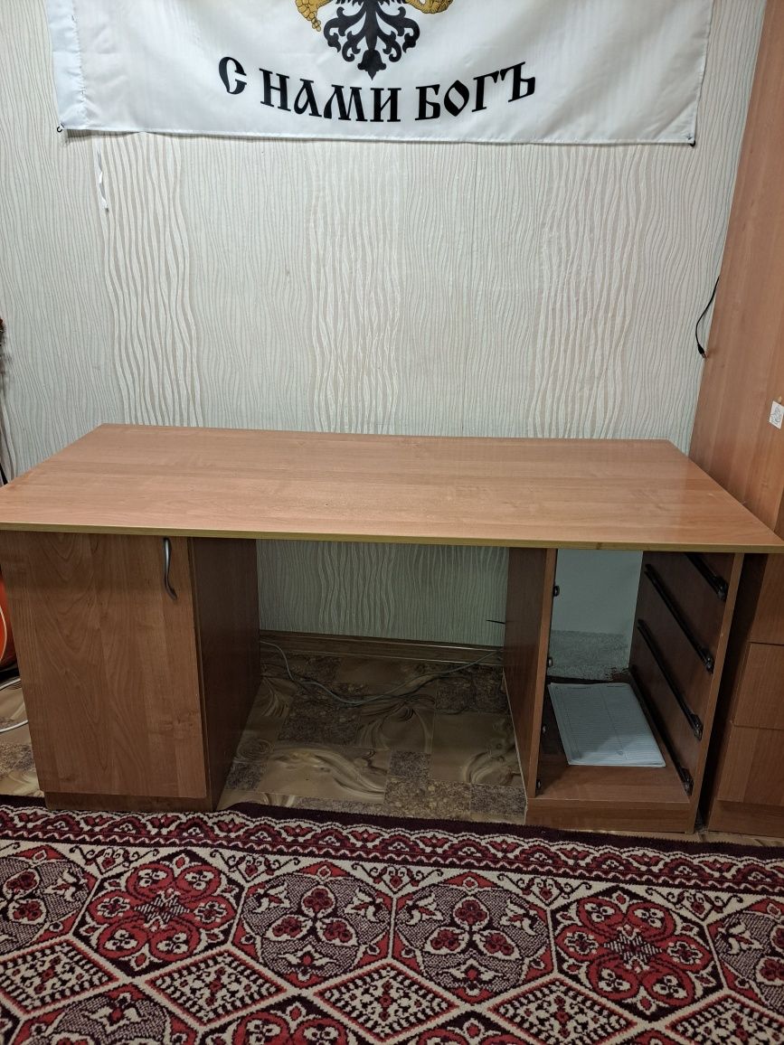 Продам стол письменный, компьютерный