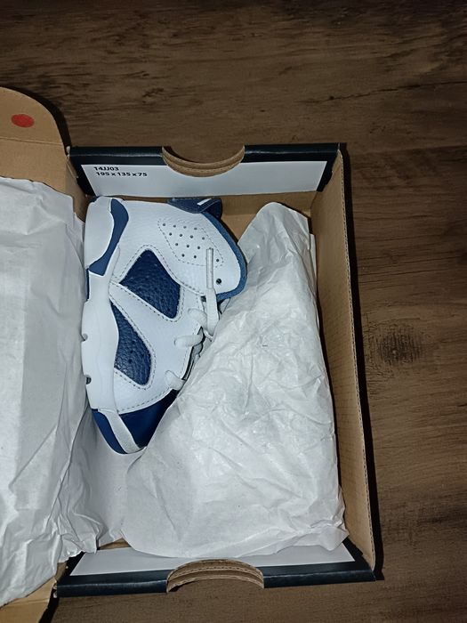 Bascheți bebeluși de la "Jordan"