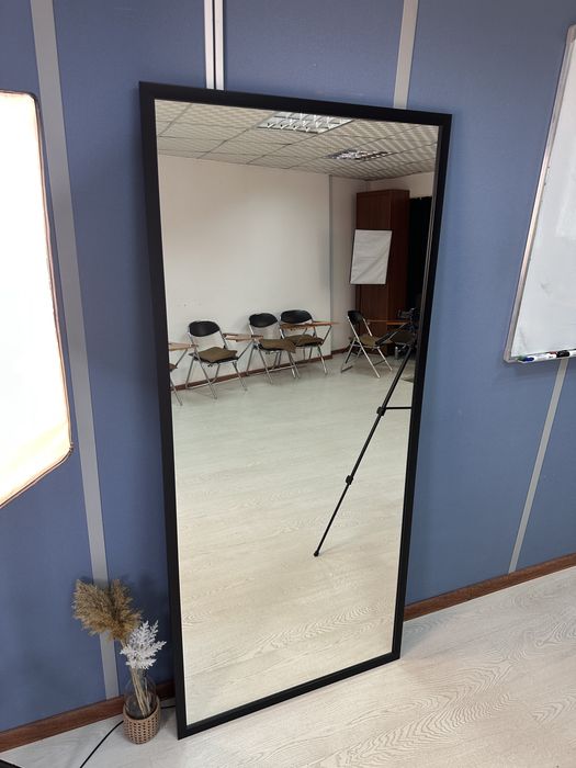 Зеркало напольное стильное