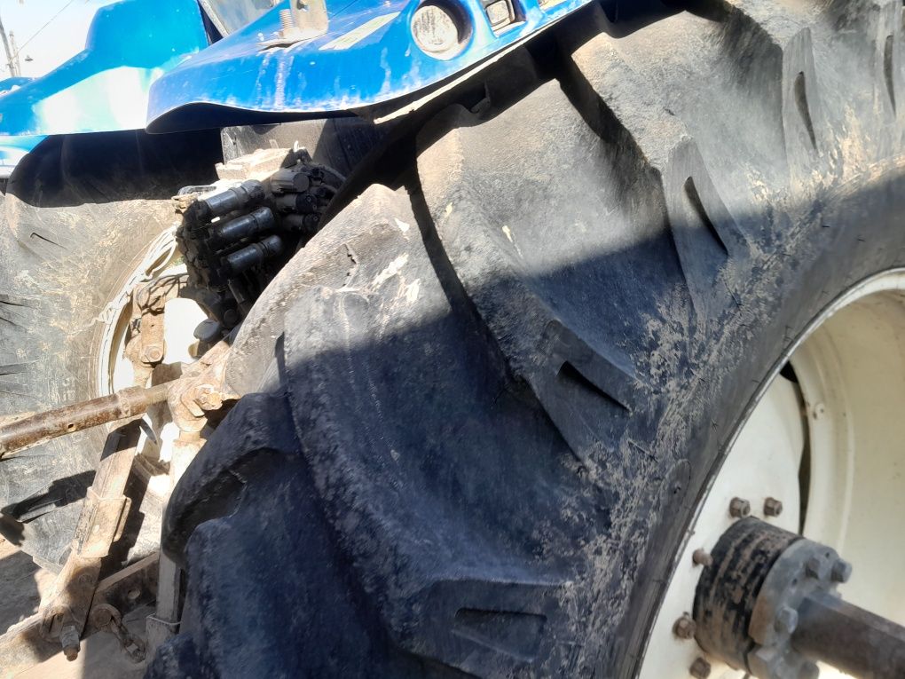 New Holland 6070