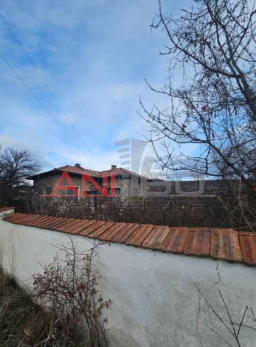 Къща в Перник, област-с.Гърло площ 63 кв.м ,цена 48500 Евро