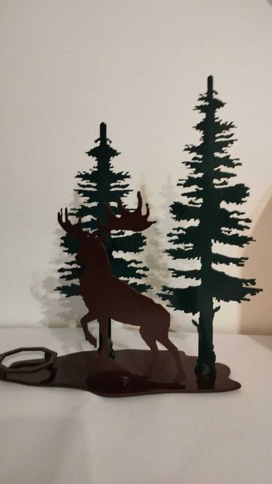 distribui diverse forme metalice