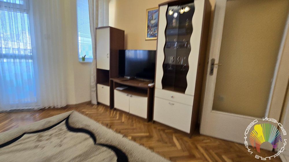 Дава се под наем Двустаен апартамент в Бургас, Възраждане - 60 кв.м за 357 € - Снимка #2