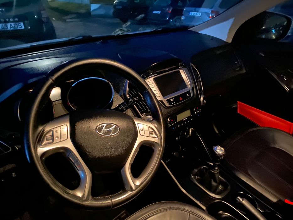 Hyundai ix35 2.0 CRDi 4x4 Full – Piele, Trapa, Scaune Încălzite