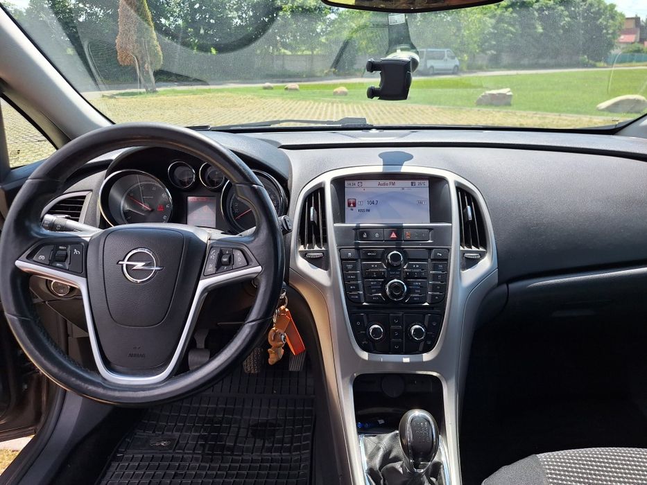 Opel Astra J 2012