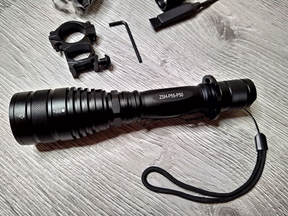 CREE P50-SW VÂNĂTOR v2 - Lanterna profesionala, 100% metal pt arma