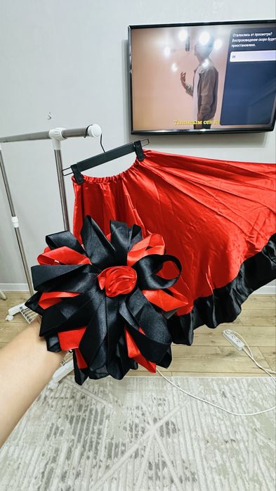 Продам костюм испанского танца (юбка и бант)