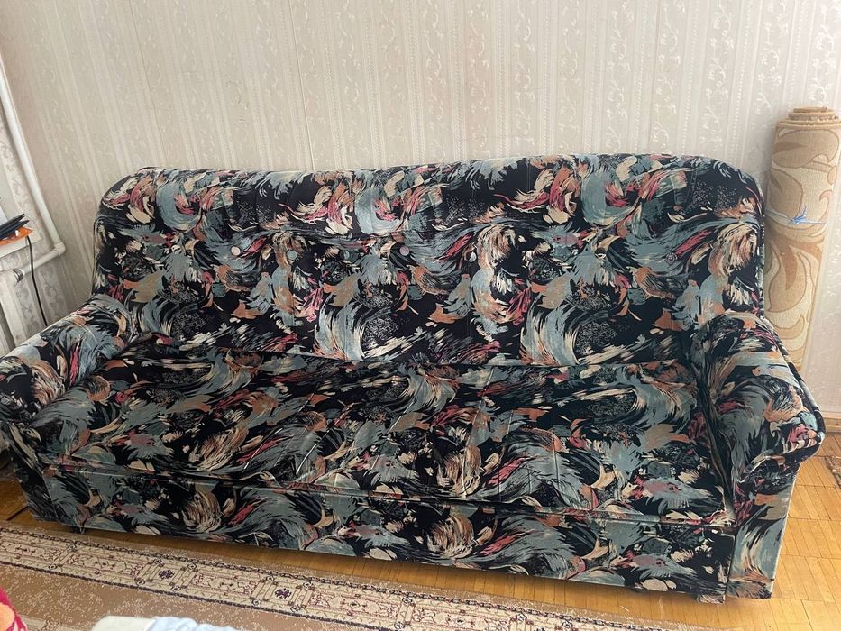 Zoʻr divan holati aʼlo Srochno arzon narxda sotiladi