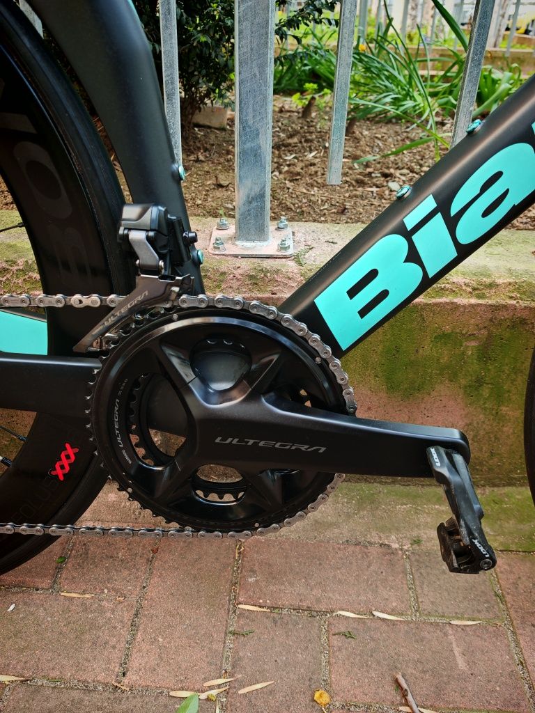 Bicicleta cursiera carbon Bianchi Oltre Pro M L 55 Shimano Ultegra 12V
