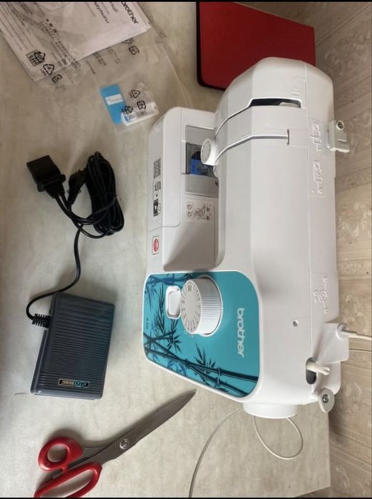 Швейная машина Brother X 10 белый